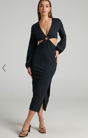 https://gigiandco.com.au/products/honor-dress-black