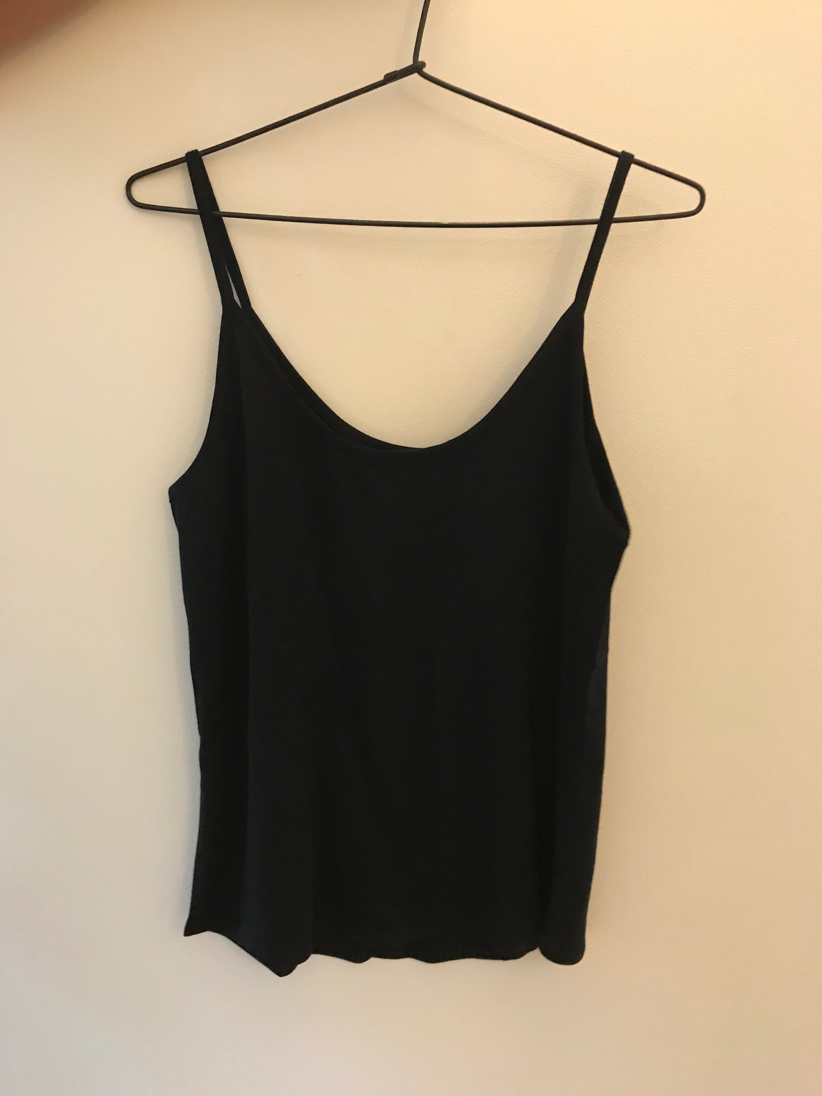 Isla Solid Basic Cami