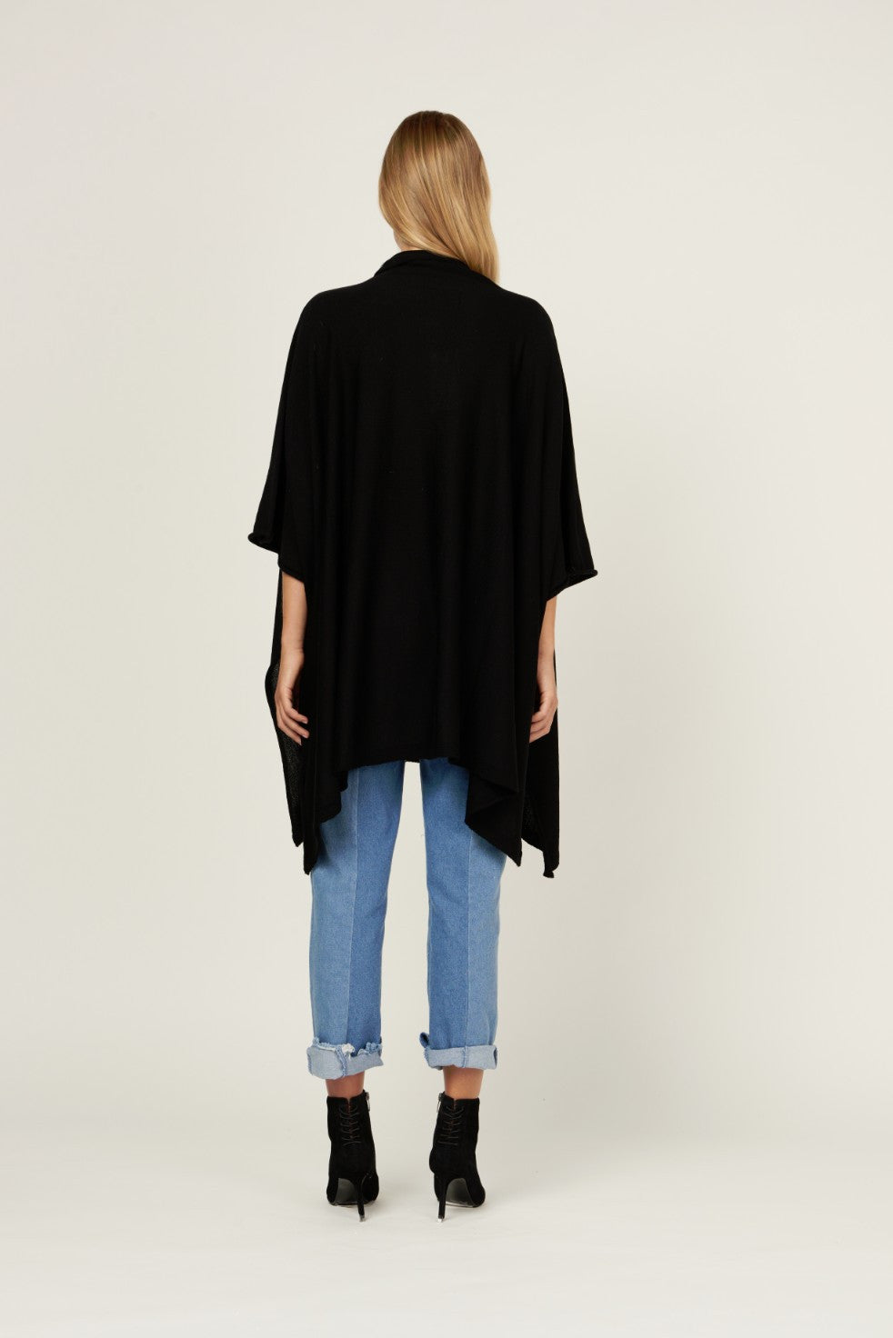 MVN Mystic Swing Cape