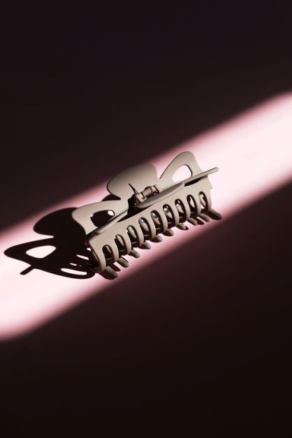 Mariposa Matte Claw Clip