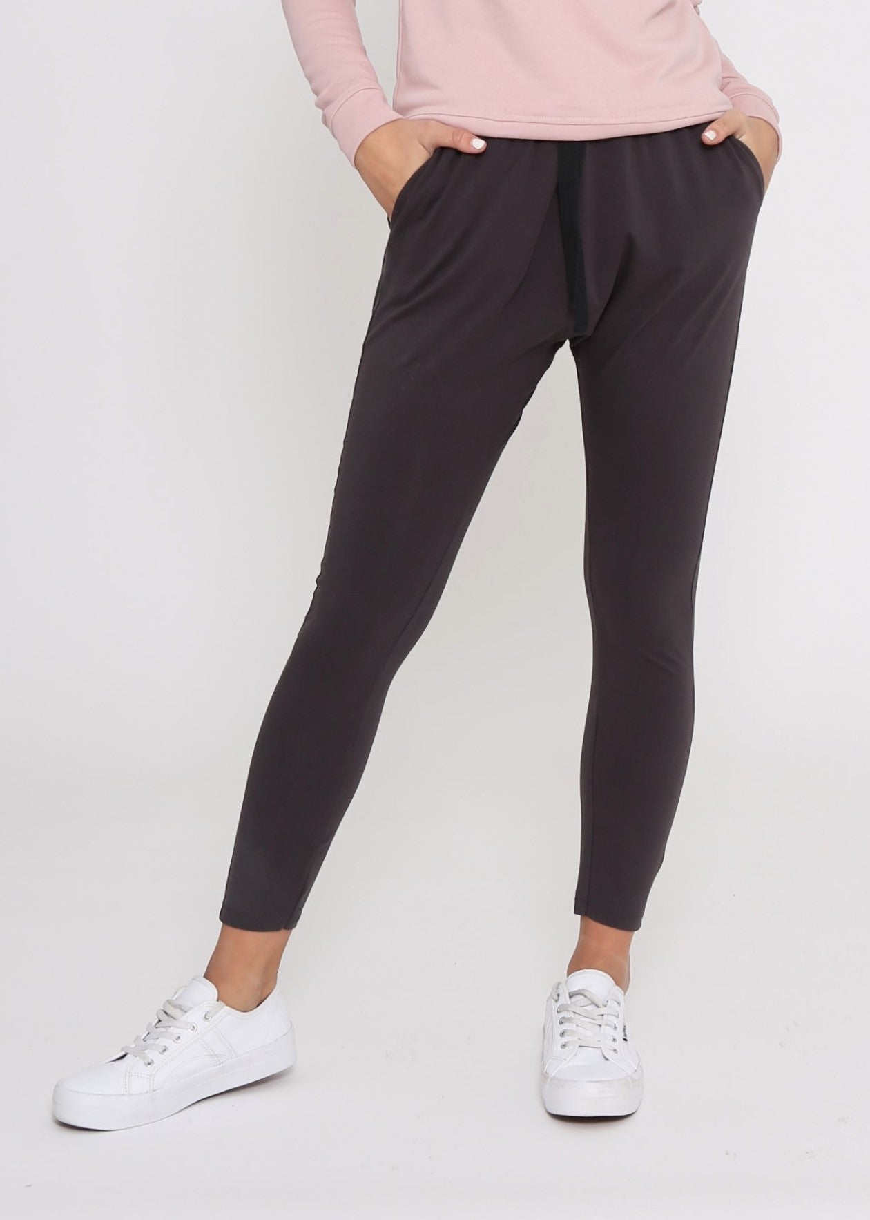 Joggers-Leoni-Kiera Jogger Dark Grey