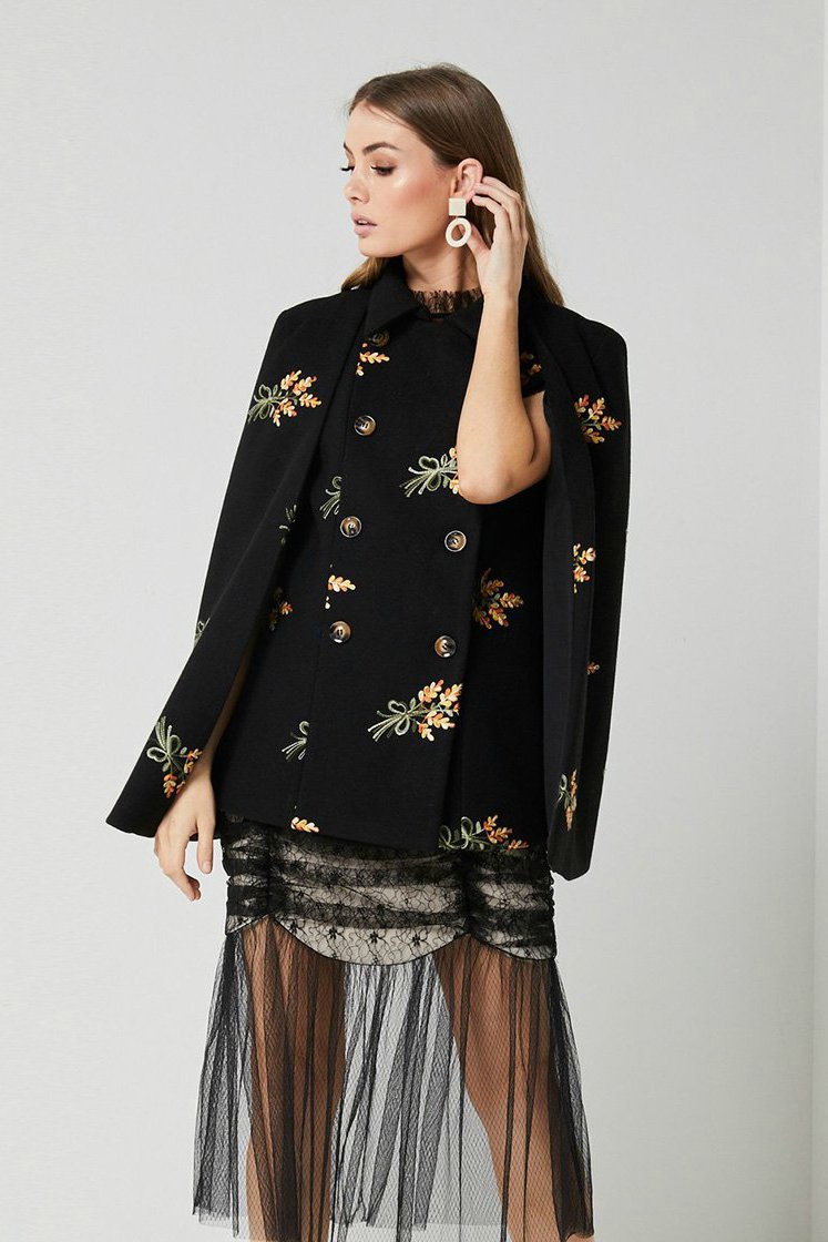 Black Cape-Elliatt-Memoir Cape